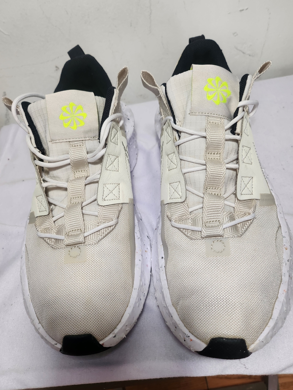 Nike Men's Cream Athletic Sneakers with Neon Yellow Accent